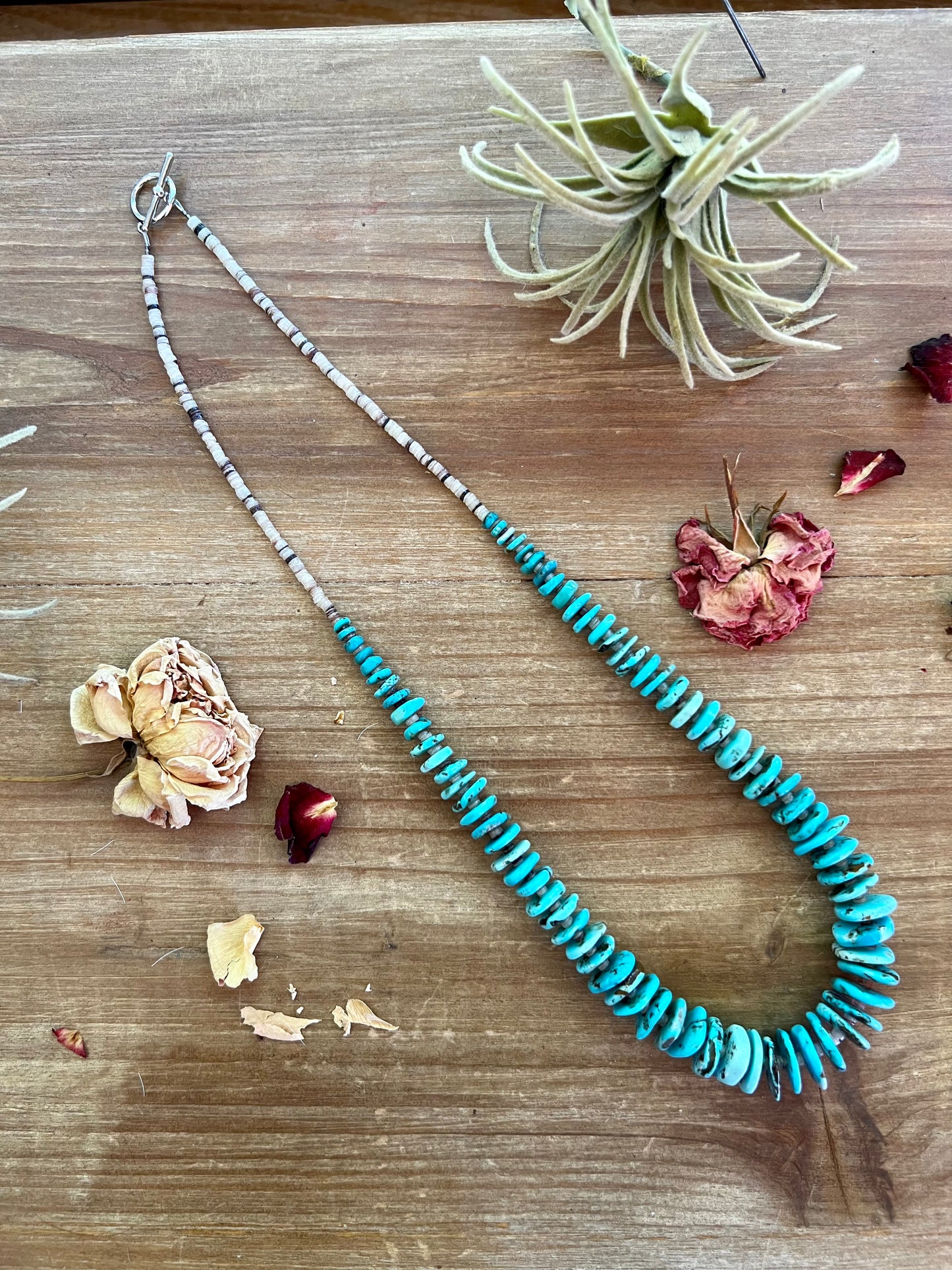 22 inch graduated turquoise light blue and shell