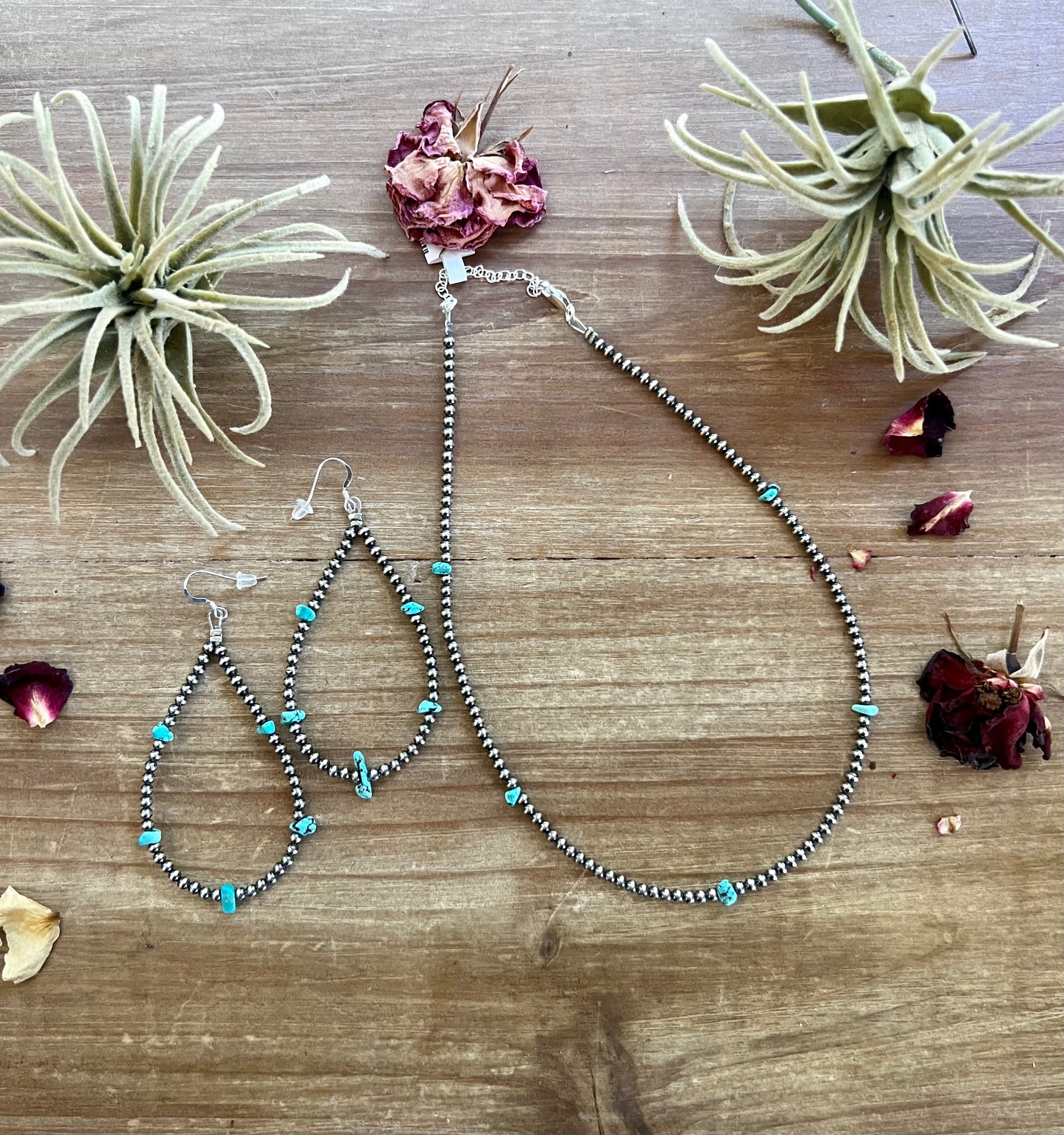 3 mm Navajos earrings teardrop with blue turquoise nuggets