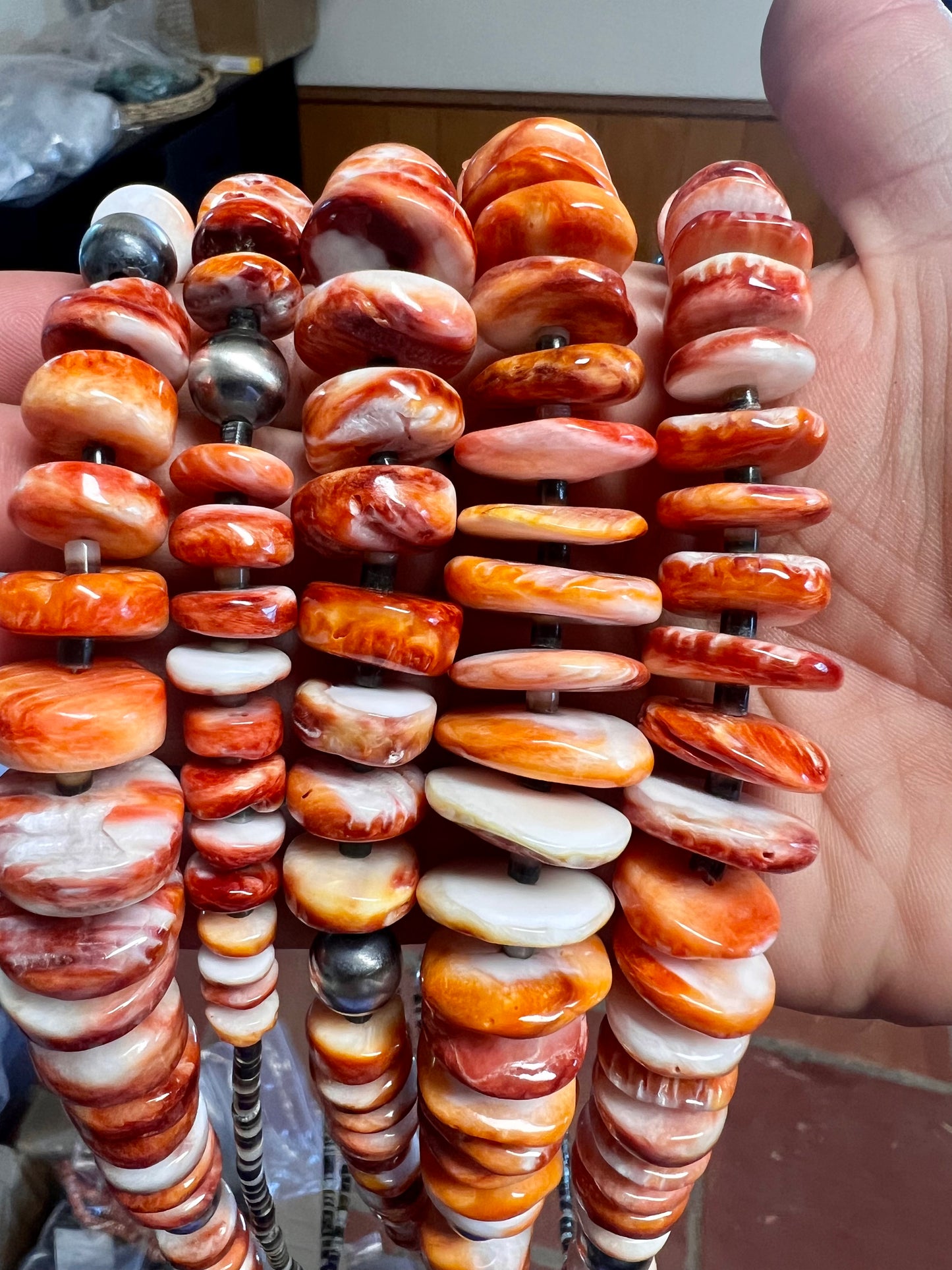 22 Inch graduated spiny with Najavo pearl