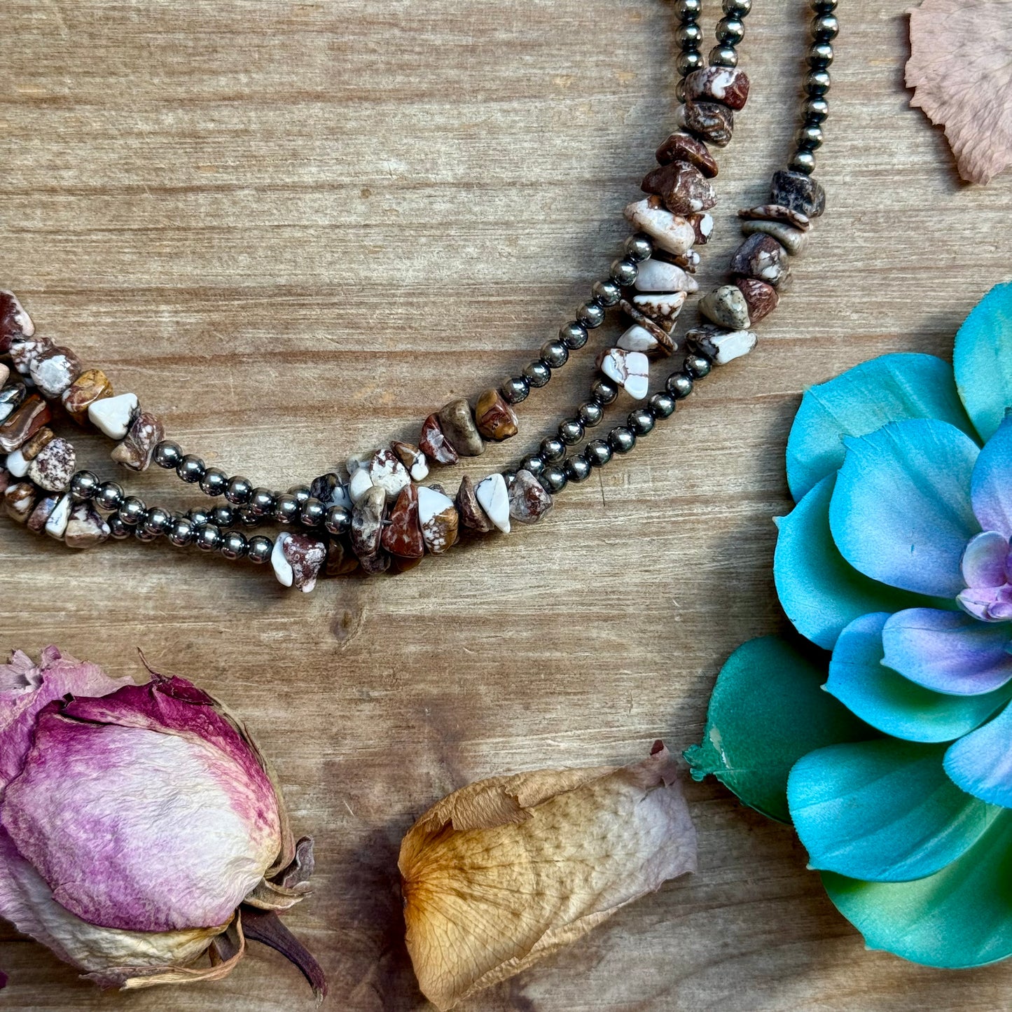 16” Wild Horse Chip Necklace – Sterling Silver