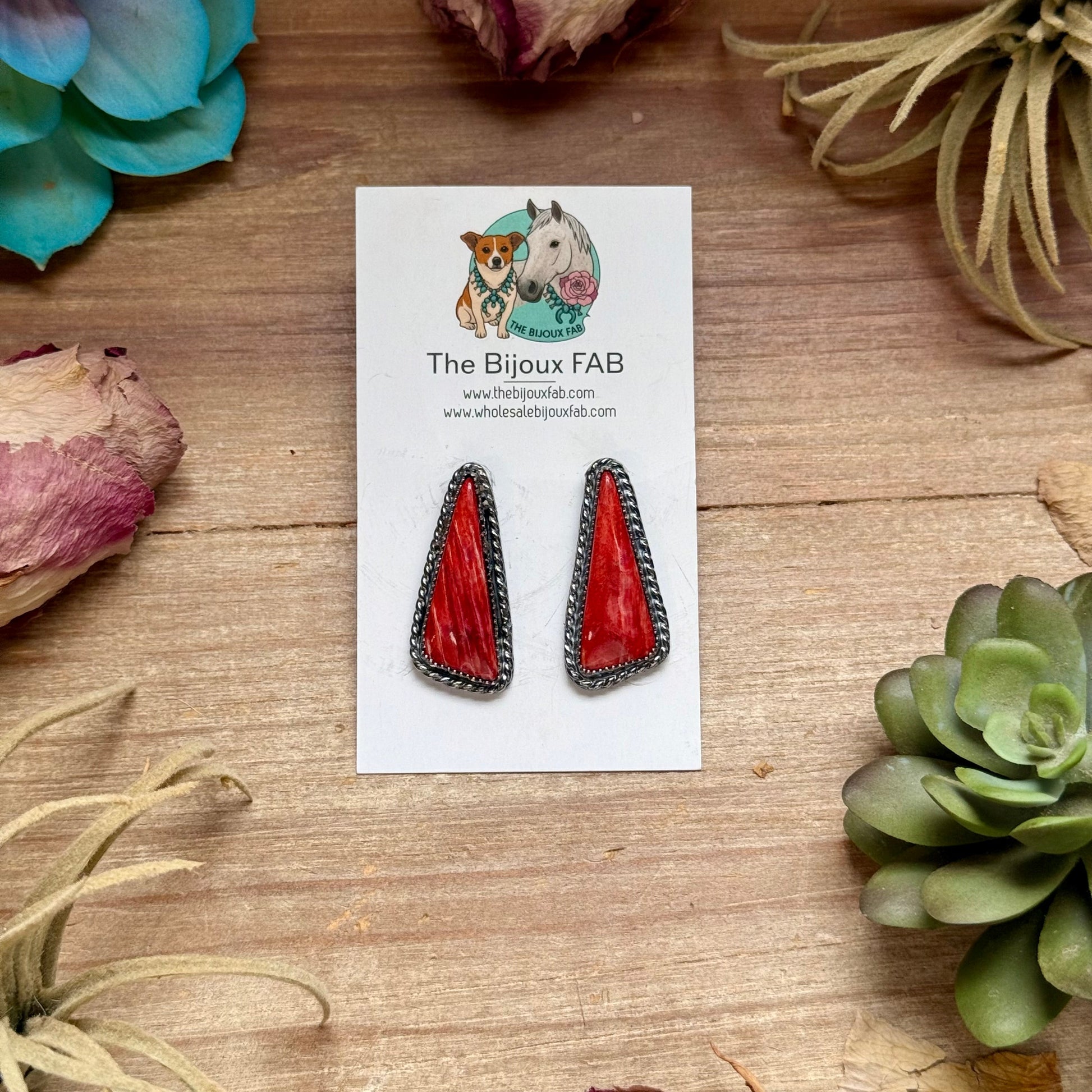 Red spiny oyster triangle sterling silver earrings handmade by MJ for The Bijoux FAB