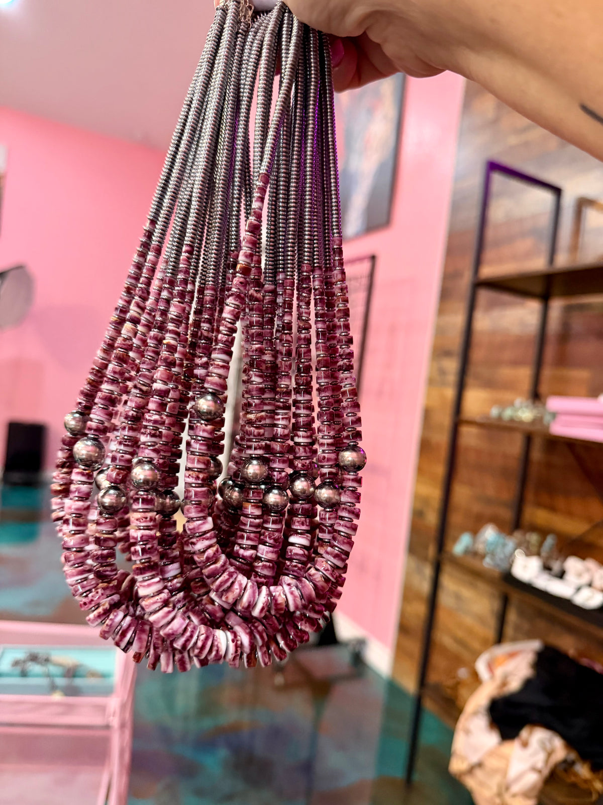 20-Inch Petite Graduated Purple Spiny Oyster Necklace