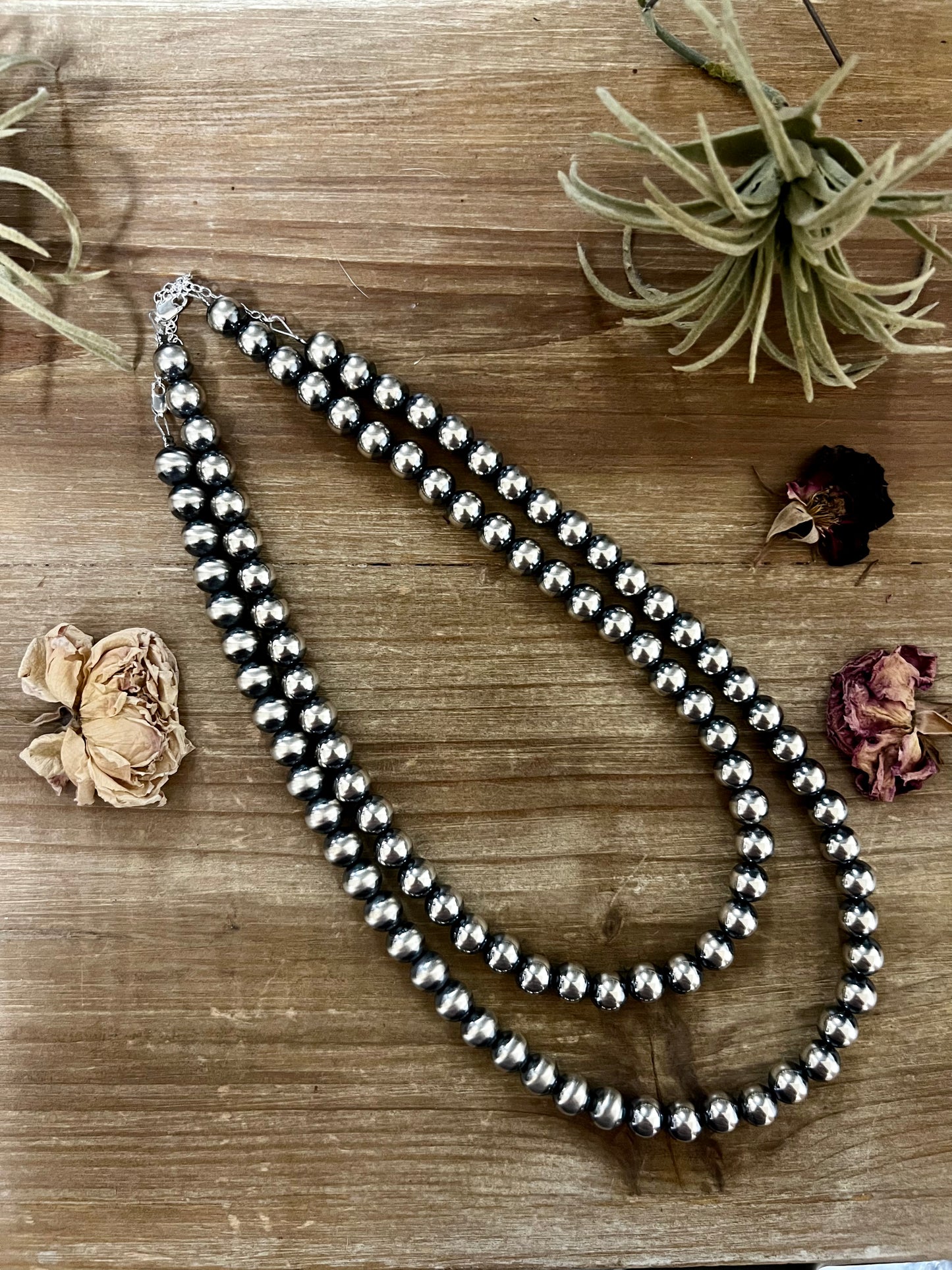 18 to 20 inch 10 mm Navajos necklace